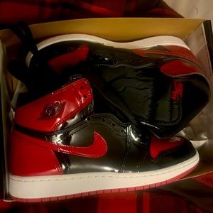 AJ1 AIR JORDAN 1 Retro High OG GS 'Patent Bred' Black and Red YOUTH 6Y WOMENS 8